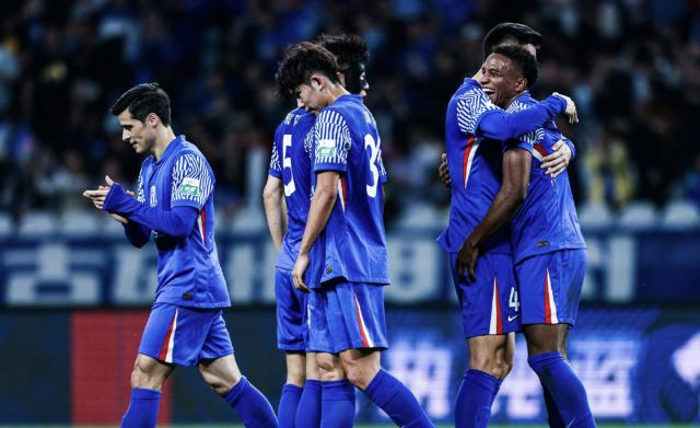 iOS APP-同取4球大胜！申花成都争冠路上齐头并进